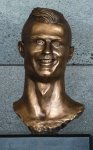 rs_634x1024-170329085415-634.Cristiano-Ronaldo-statue.cm.32917.jpg