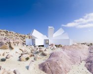 Whitaker+Studio_Joshua+Tree+Residence_04_Approaching+by+Foot.jpg