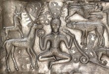 Gundestrup-Cauldron-horned-figure.jpg