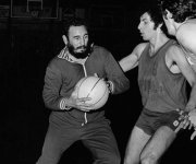 fidel-castro-basketball-pictures-small.jpg