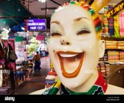 laughing-mannequin-bangkok-B4CB89.jpg